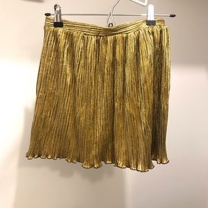 Golden skirt prefect for night out